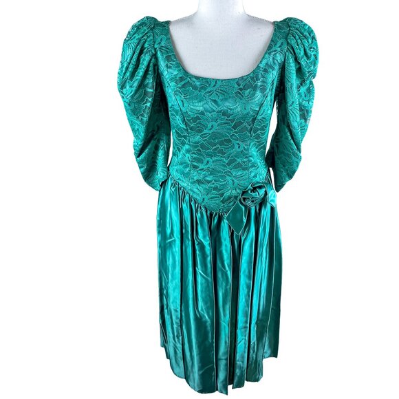 Vintage Dresses & Skirts - Vintage Prom Dress Lace Bow Full Length Gown